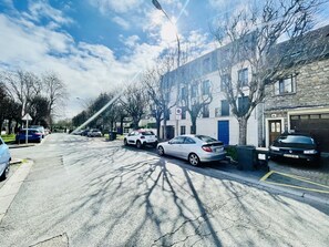 Exterior - 5 minutes to Versailles (Saint-Cyr-l'École)