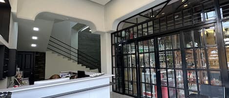 Meja sambut tetamu
