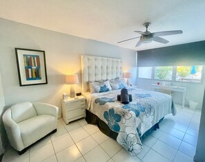 2 Schlafzimmer, Schreibtisch, Bügeleisen/Bügelbrett, Reisekinderbett