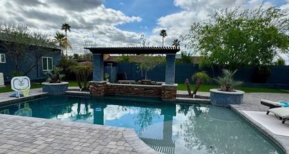 Modern Guest House with Access to Private Pool! Great Central Location!