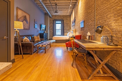 124 Lofts - Downtown Dundee - Walk to Dining