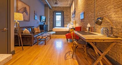 Hip Urban Loft-Small Town Charm - 124 LOFTS #2