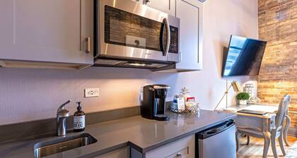 124 Lofts #3 - Downtown Dundee - Walk to Dining