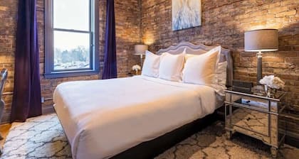 Hip Urban Loft-Small Town Charm - 124 LOFTS #3