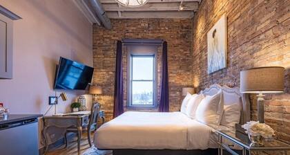 Hip Urban Loft-Small Town Charm - 124 LOFTS #3