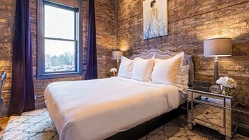 1 bedroom, desk, iron/ironing board, WiFi