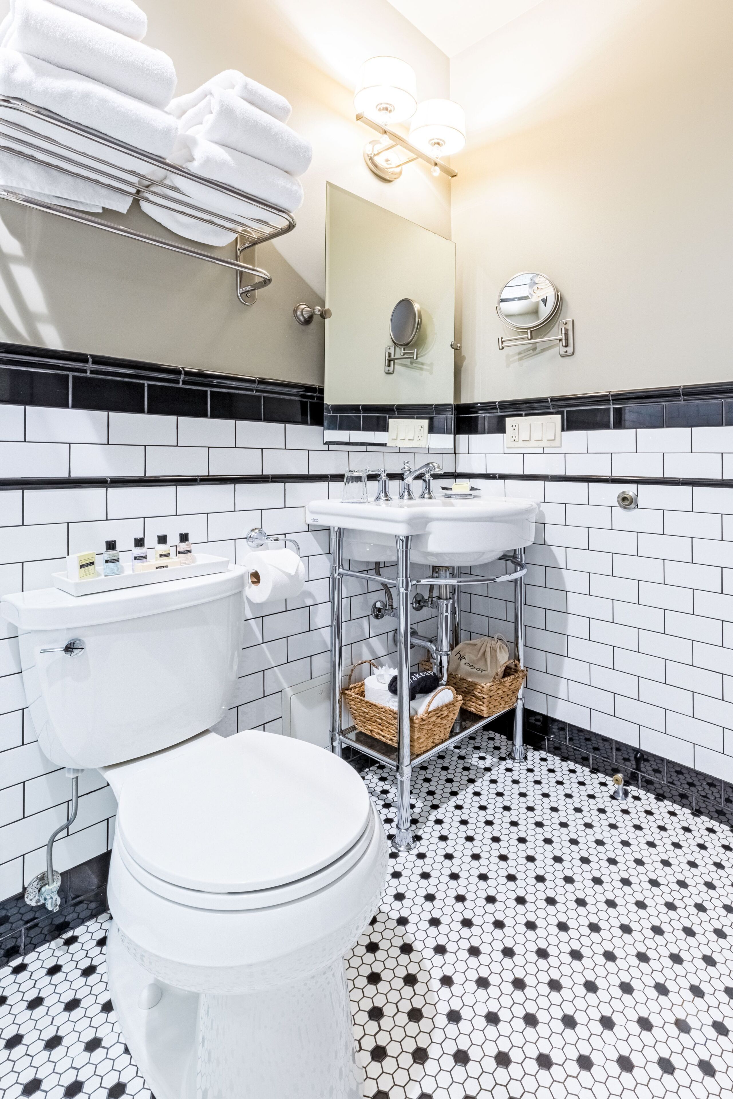 Shower, hair dryer, towels, shampoo