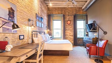 1 bedroom, desk, iron/ironing board, WiFi