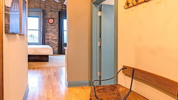 1 bedroom, desk, iron/ironing board, WiFi