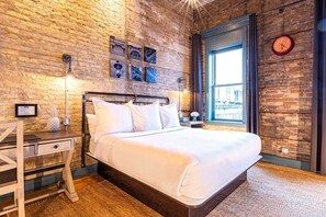 1 bedroom, desk, iron/ironing board, WiFi