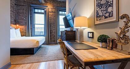 124 Lofts #1 - Downtown Dundee - Walk to Dining
