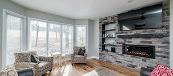 Beautiful 4-season Mountain Home- New Listing