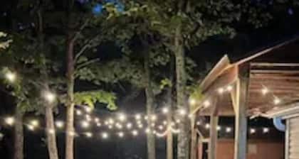 Located in between the entrances to Bennett Springs State Park on Highway 64