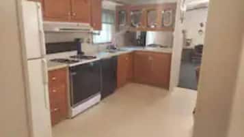 Geladeira, micro-ondas, fogão, cooktop