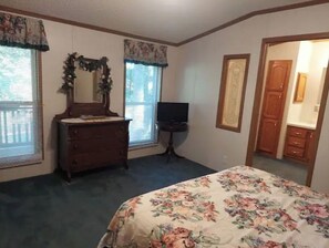 3 bedrooms, free WiFi, bed sheets