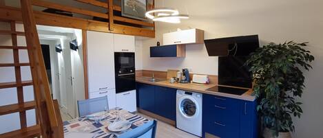 Frigorifero, microonde, forno, lavastoviglie