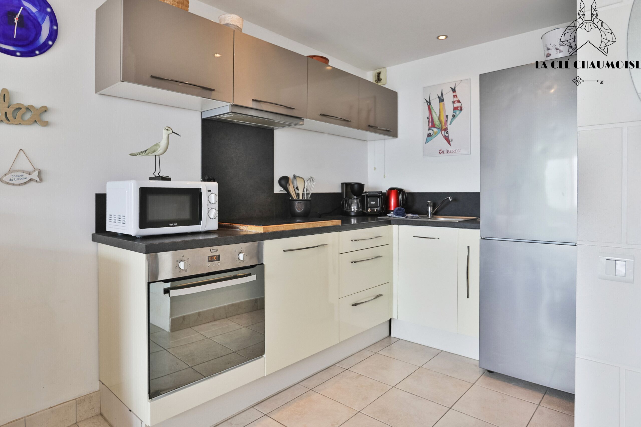 Réfrigérateur, micro-ondes, four, lave-vaisselle