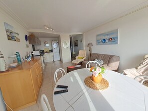 TV - Appart 3* I Vue côte sauvage I 4 à 6 couchages (Les Sables-d´Olonne)