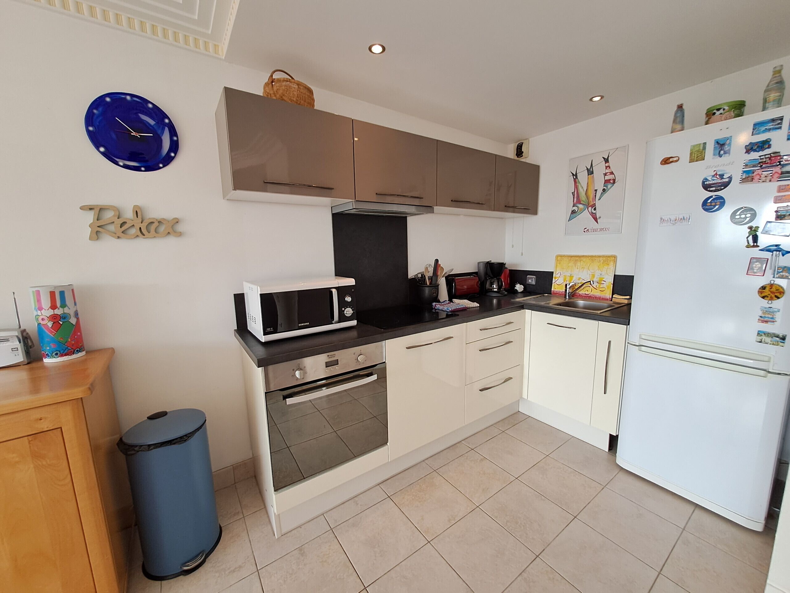 Réfrigérateur, micro-ondes, four, lave-vaisselle