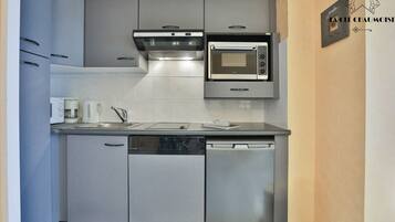 Réfrigérateur, micro-ondes, four, lave-vaisselle