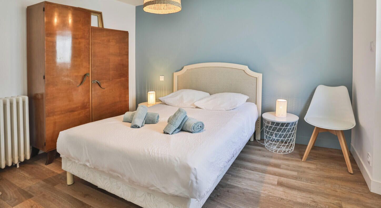 4 bedrooms, iron/ironing board, free WiFi