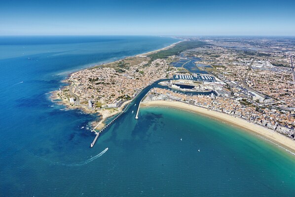 Aerial view - Maisonnette du Sémaphore – Jardin, piscine & parking à La Chaume (Les Sables-d´Olonne)
