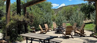 2 Queen beds w/ gas fireplace - 17