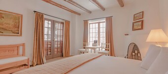 Upstairs King Suite w/ shared deck - 2