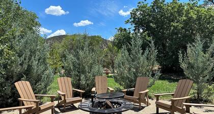 Family room w/ Mountain View - 12