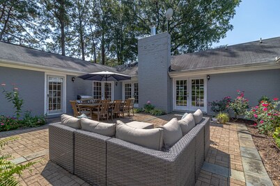 HIGH TIDE: Spacious Comfort Next to Tides Inn