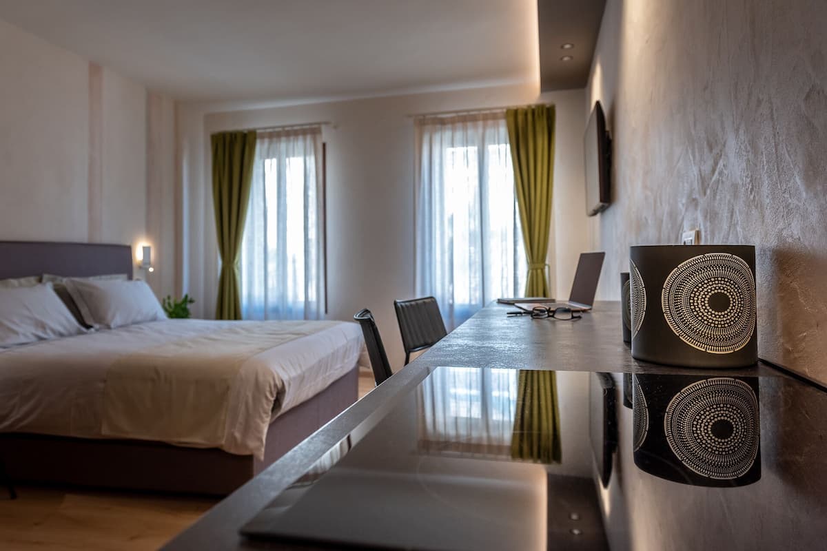 Egyptian cotton sheets, premium bedding, down comforters