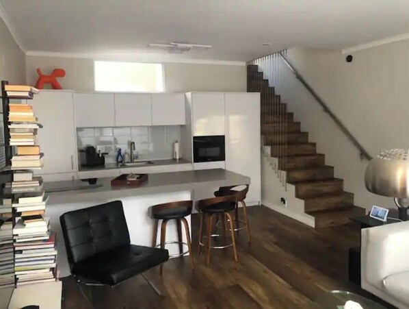 Smart TV, books, music library, stereo