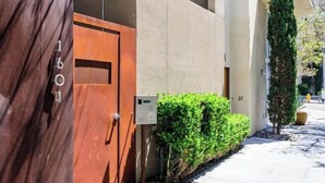Exterior detail - Little Italy Bungalow  (San Diego)