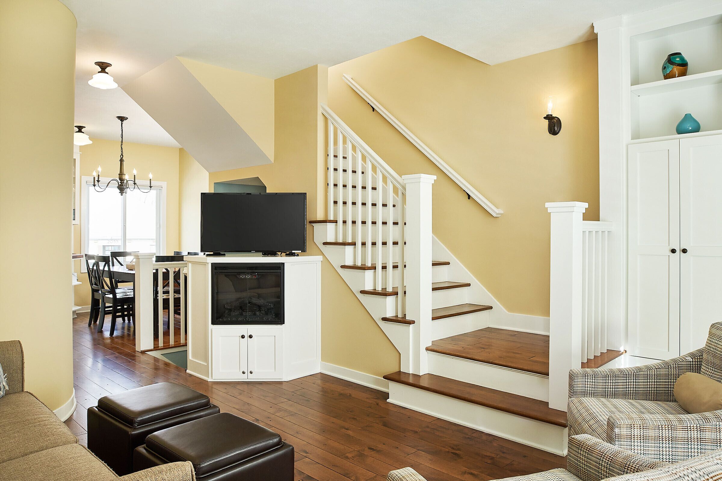 平板电视、壁炉