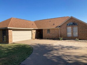 Exterior - Cozy on Christie (Frisco)