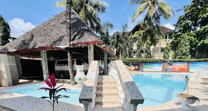 2 minutes walk to the Beach!3 bedroom villa