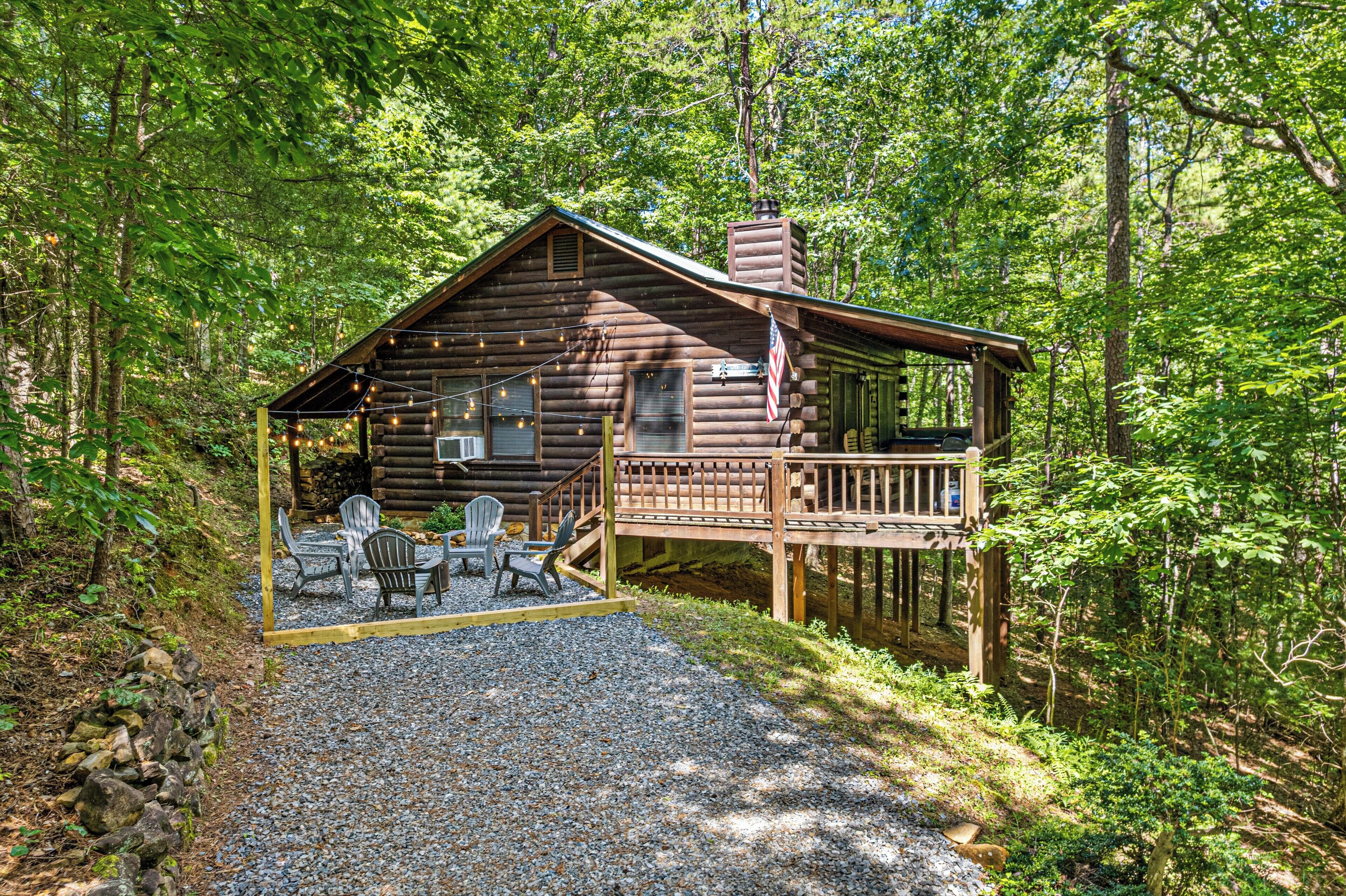 Blue Ridge Cabin-Hot Tub, Fire Pit with Free Firewood