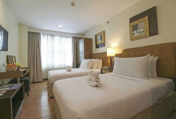 1 bedroom, in-room safe, desk, free WiFi