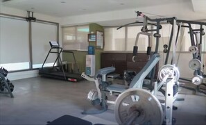 Fitness facility - Tagaytay Retreat! Studio Unit with Breakfast (Tagaytay)