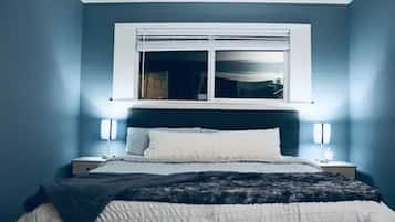 3 bedrooms, desk, iron/ironing board, free WiFi