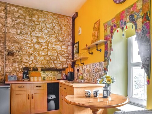 1 bedroom accommodation in Llanfynydd