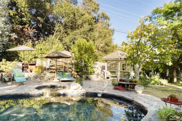 Piscina all'aperto, una piscina riscaldata