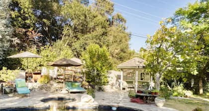 Keep Cool in the Poolside Shade at a Charming Encino House