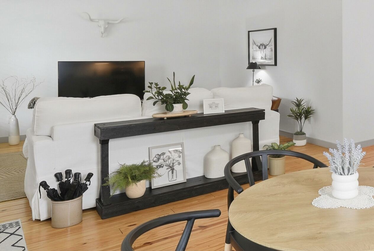 Modern Cottage Close To Downtown - Brenham, TX