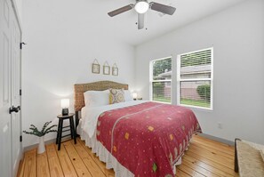 3 bedrooms, desk, iron/ironing board, free WiFi