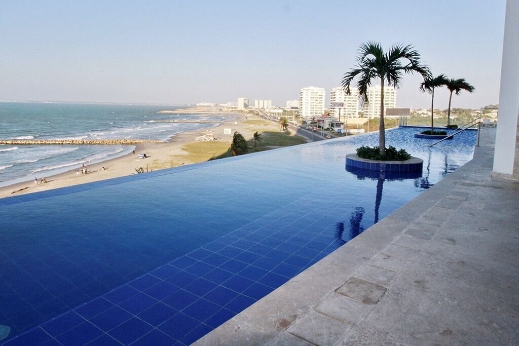 2 piscinas externas