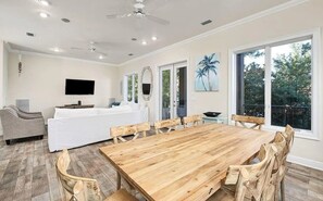 House, 6 Bedrooms | Dining