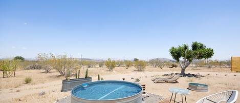 House, 1 Bedroom | Outdoor spa tub