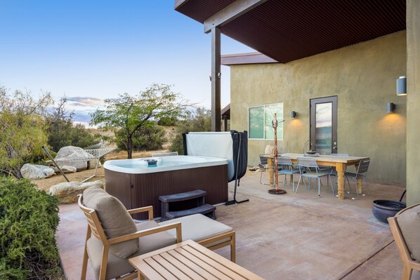 House, 2 Bedrooms | Outdoor dining - Jackalope Junction-pool, Hot Tub, Fire Pit, Bbq & Desert Views! 2 Bedroom Home by RedAwning (Pioneertown)