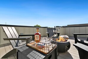 House, Multiple Beds, Fireplace, City View | Property grounds